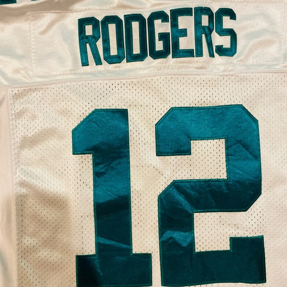 Reebok Authentic Green Bay Packers Aaron Rodgers stitched Jersey - Picture 9 of 9